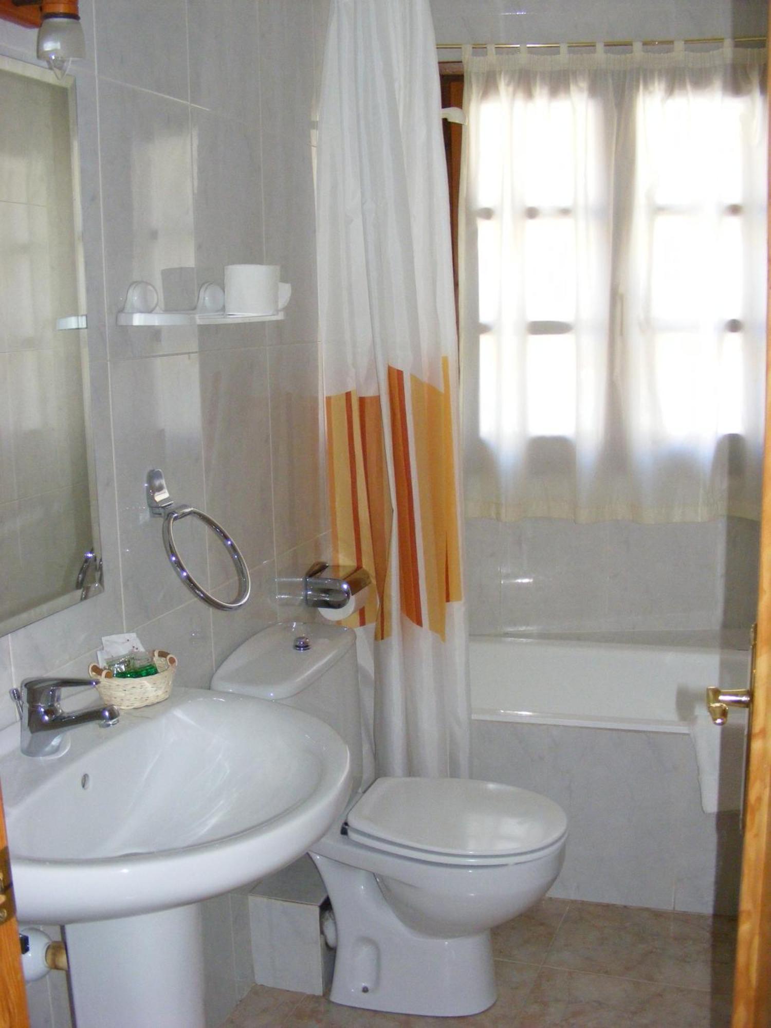 Apartaments L'Arrel Espot Ngoại thất bức ảnh